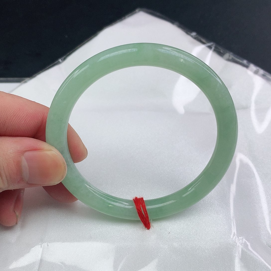 翡翠未镶嵌手镯圈57。8010