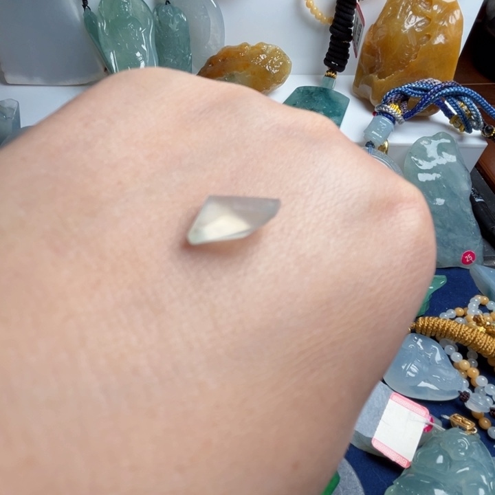 翡翠未镶嵌颈饰天然翡翠