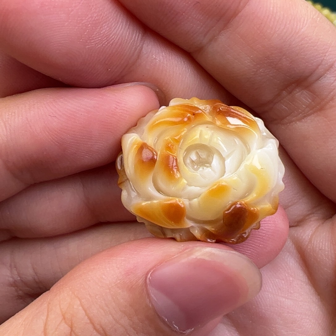 琥珀手链未镶嵌牡丹花