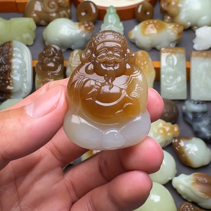 和田玉颈饰未镶嵌前*