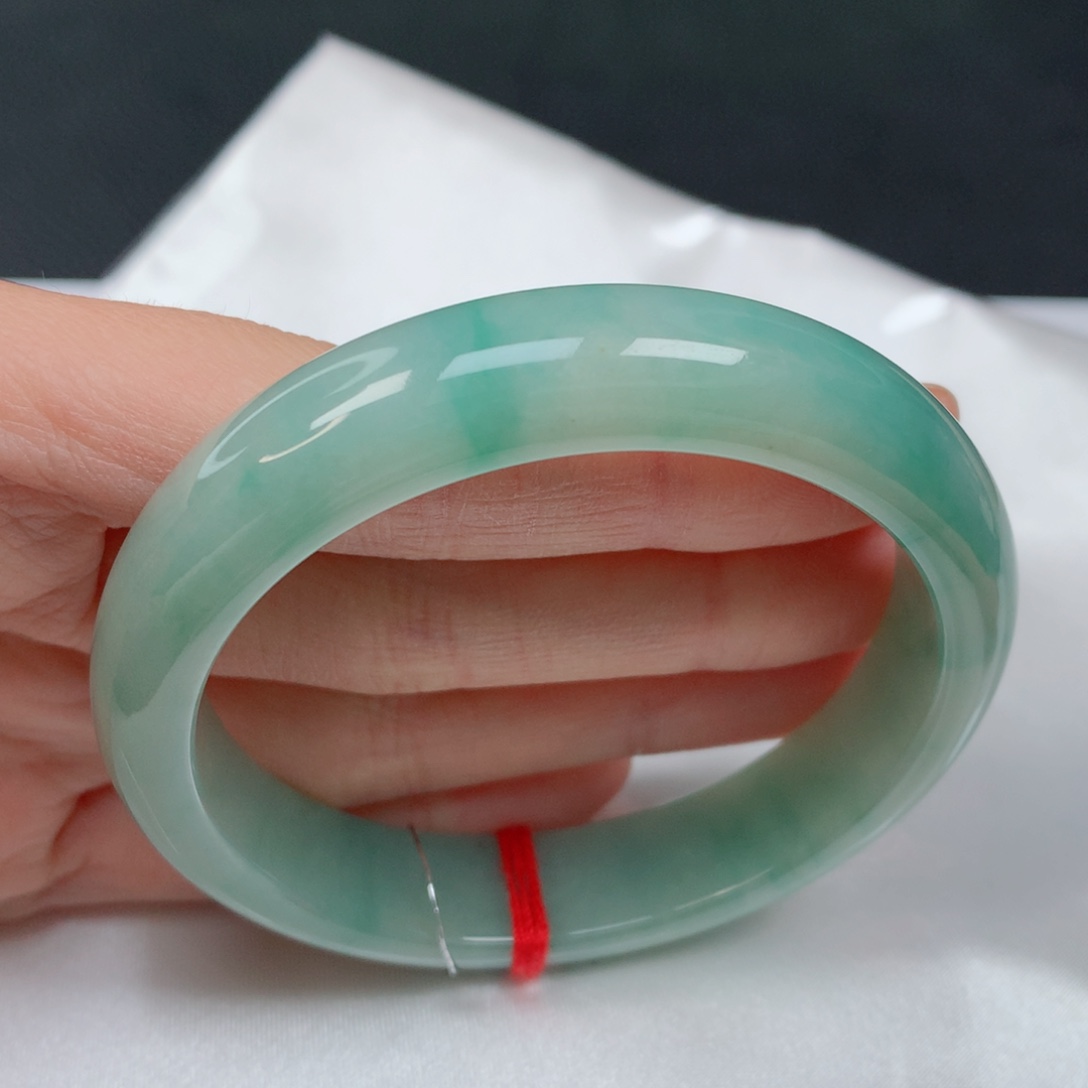 翡翠手镯未镶嵌56.6正圈