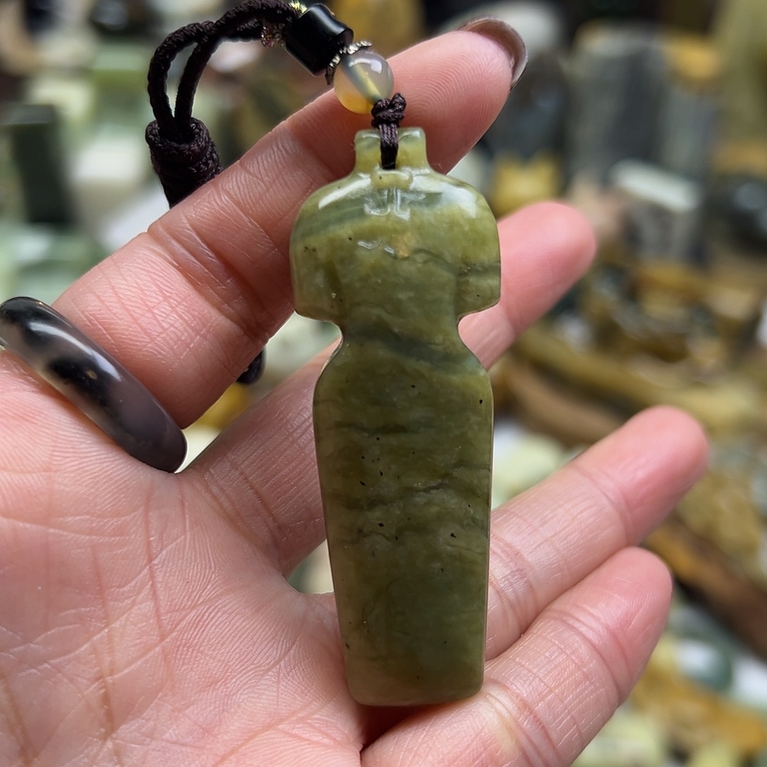 岫玉未镶嵌颈饰花玉兰