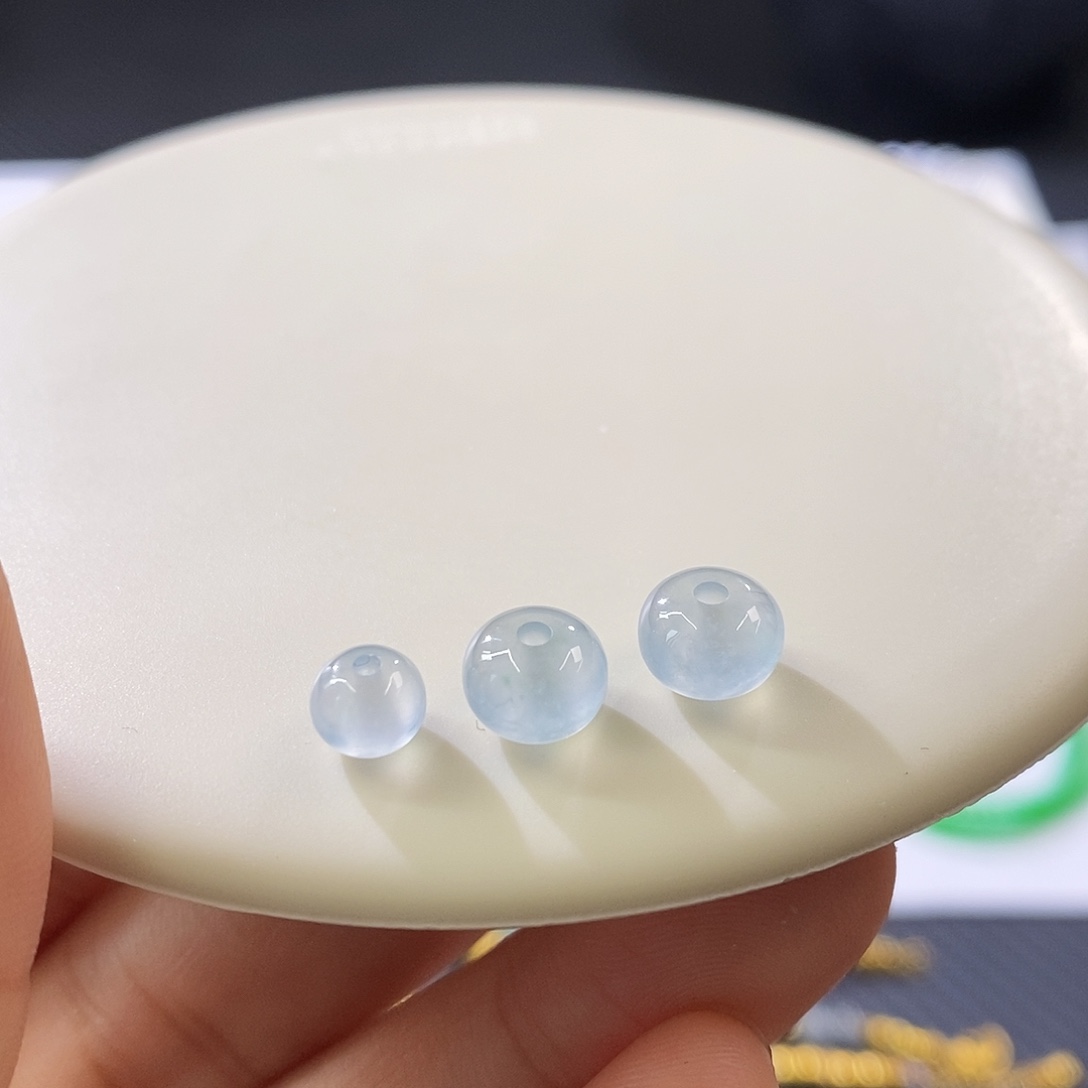 翡翠未镶嵌挂件一手鼓珠