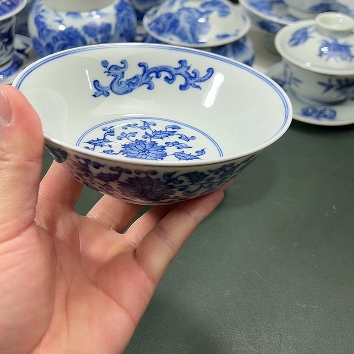 微瑕柴窑点工缠枝花卉龙凤壶承碗