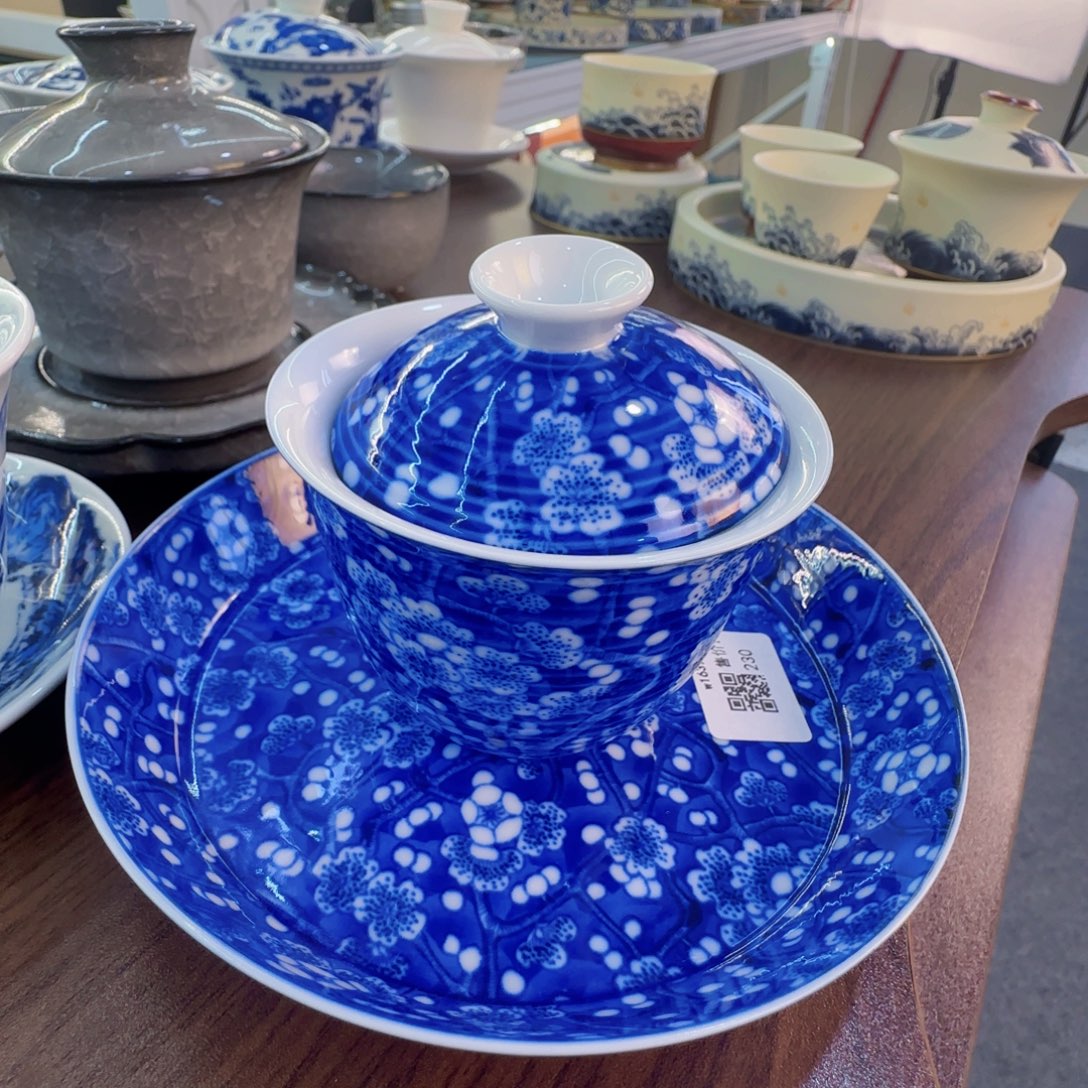 盖碗里的水煮开后放入