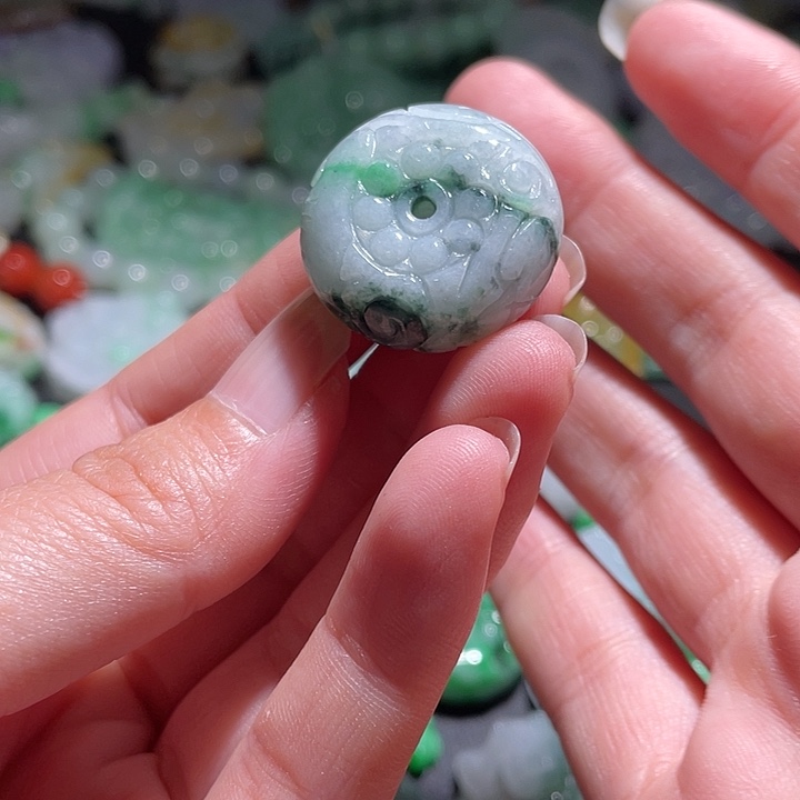 颈饰未镶嵌翡翠天