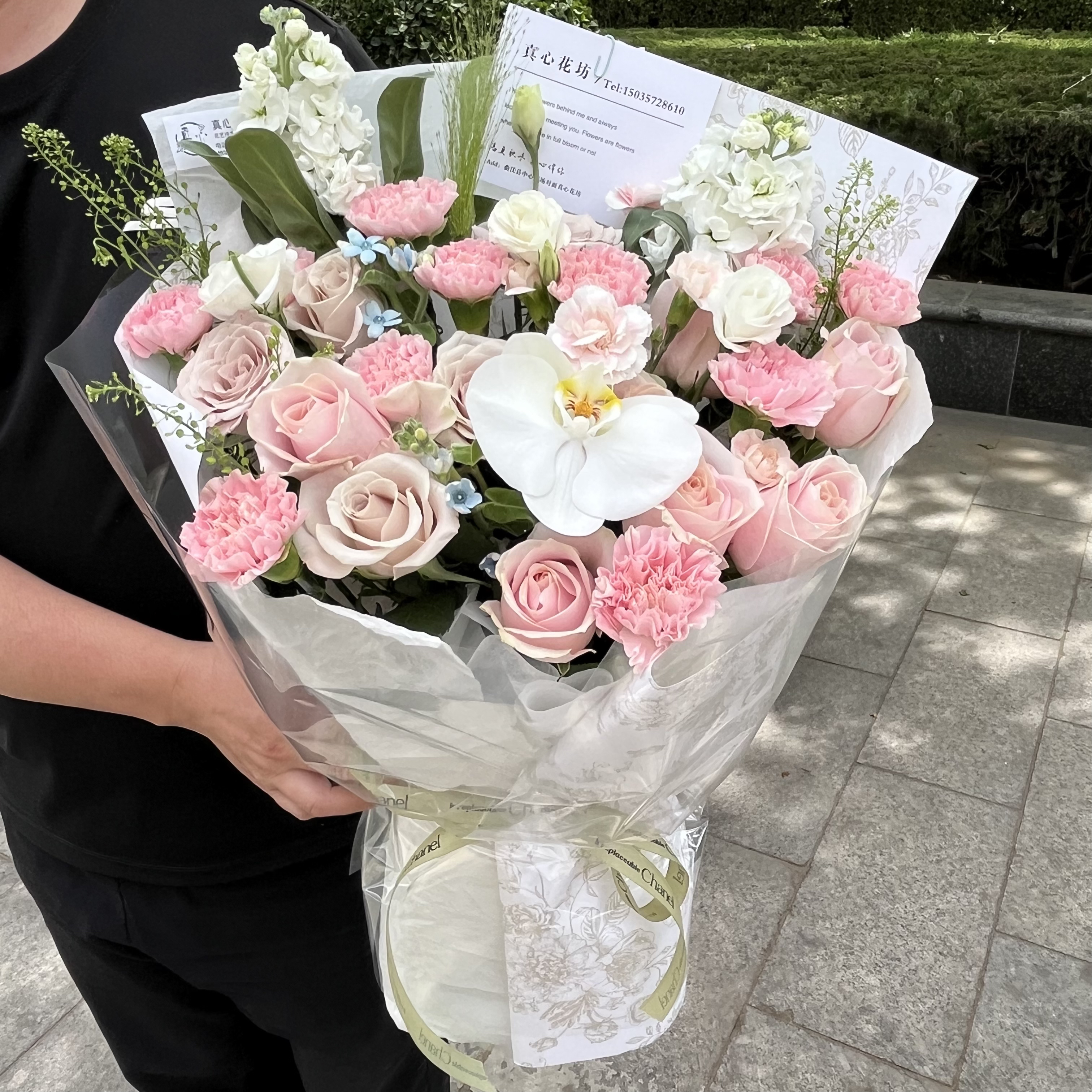 粉色绿色花束绿玫瑰