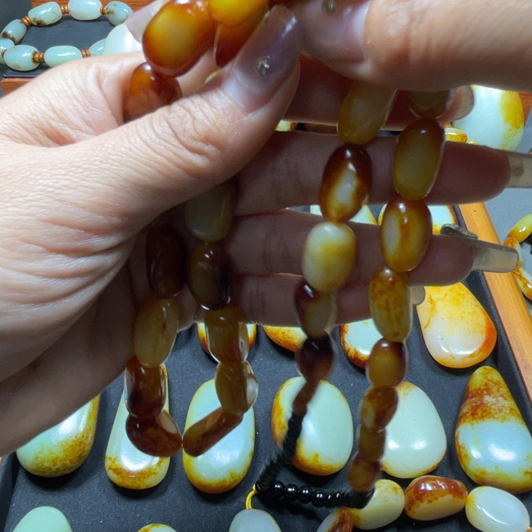 颈饰未镶嵌和田玉向*