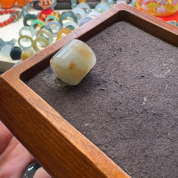 定制翡翠未镶嵌翡翠路路通