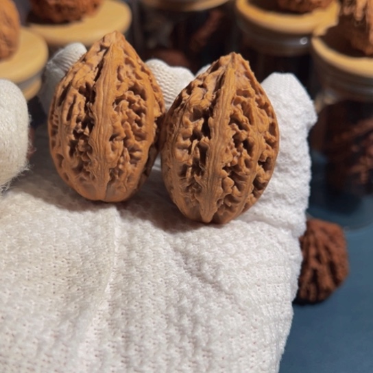 文玩核桃吊坠水龙纹38尺42克