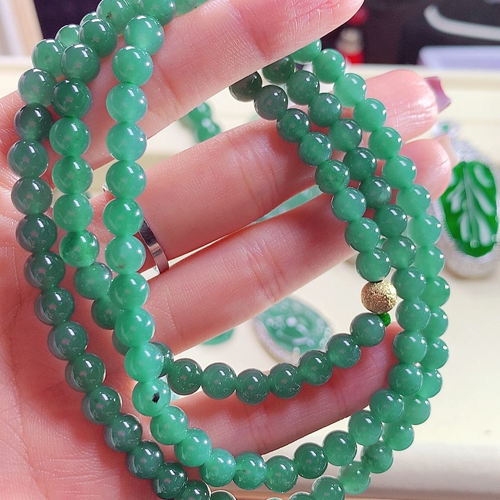 翡翠颈饰未镶嵌天然