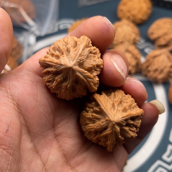 文玩核桃吊坠3**l三棱