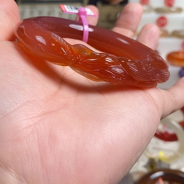 手镯玛瑙/玉髓未镶嵌i***?