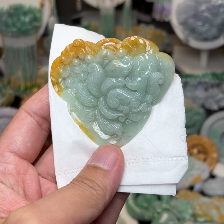 翡翠未镶嵌颈饰吊坠