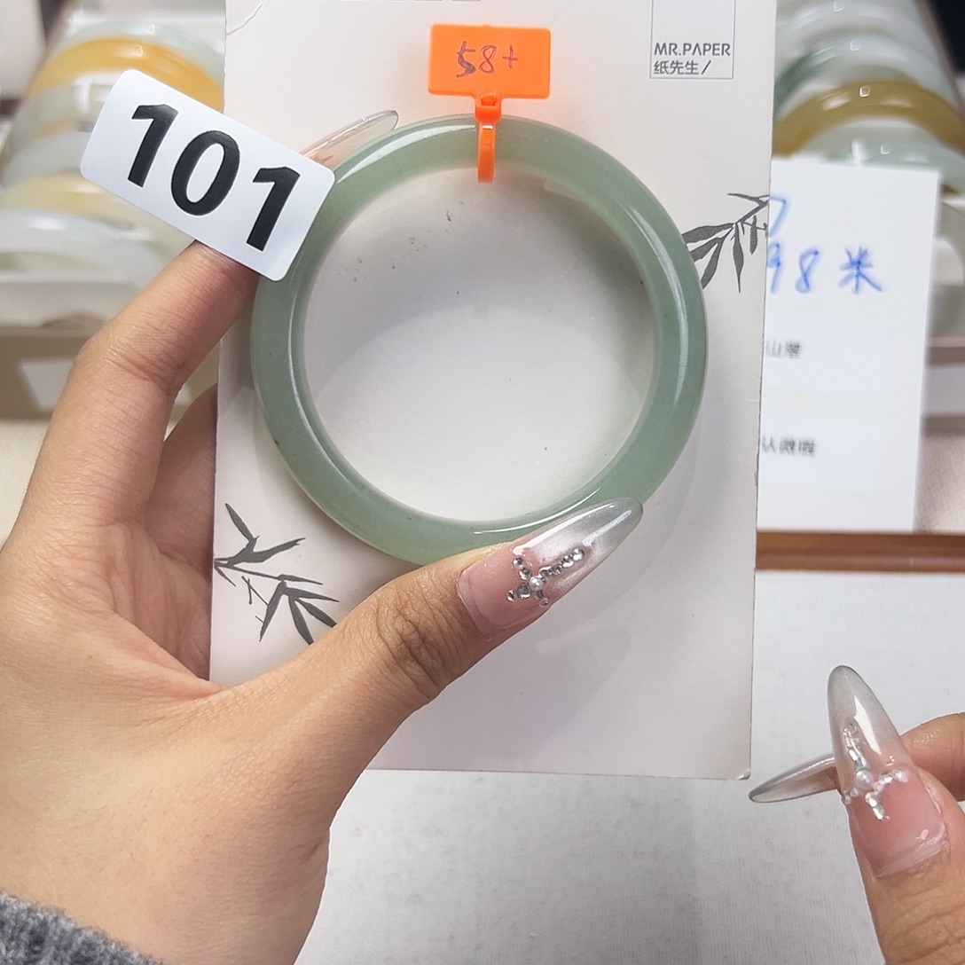 石英质玉未镶嵌手镯58