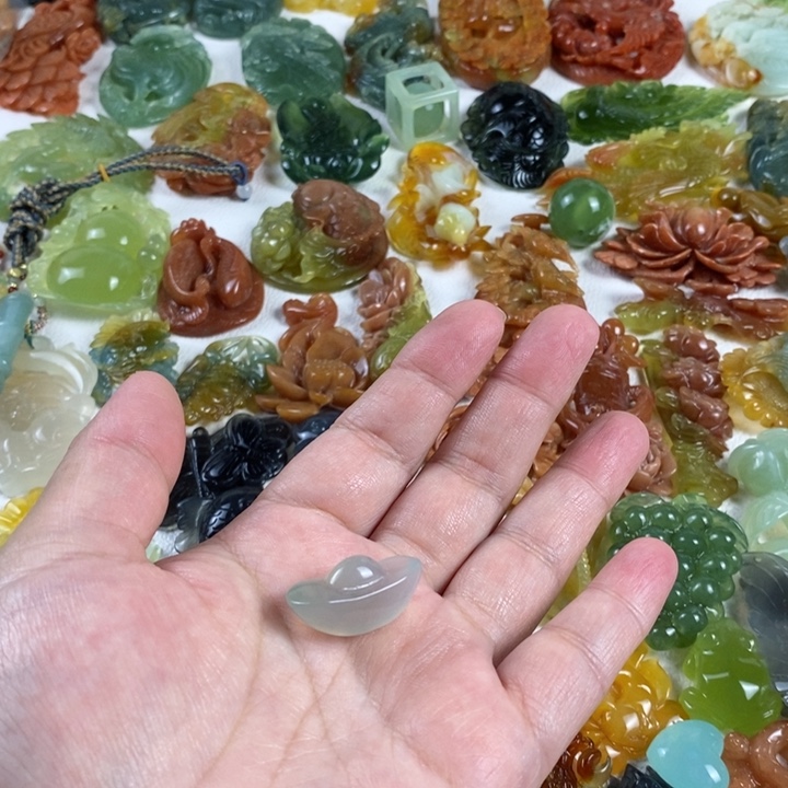 蛇纹石玉颈饰未镶嵌晴****博