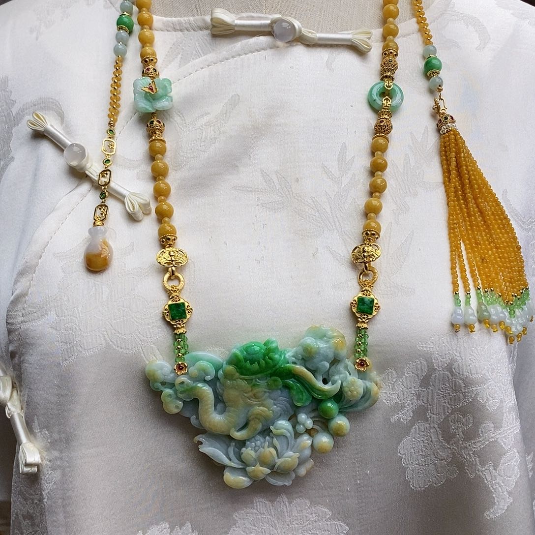 翡翠颈饰未镶嵌天然