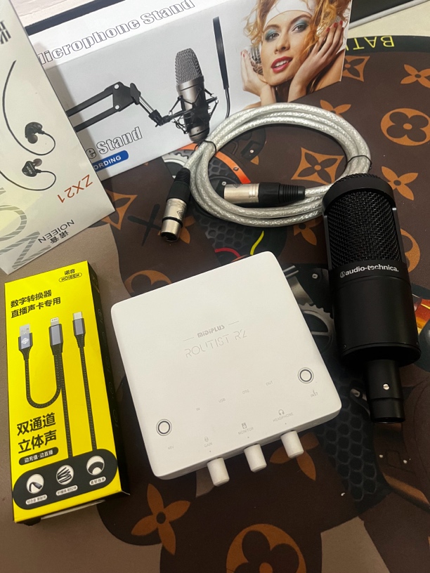 8新  二手铁三角2035➕迷迪r2无包装