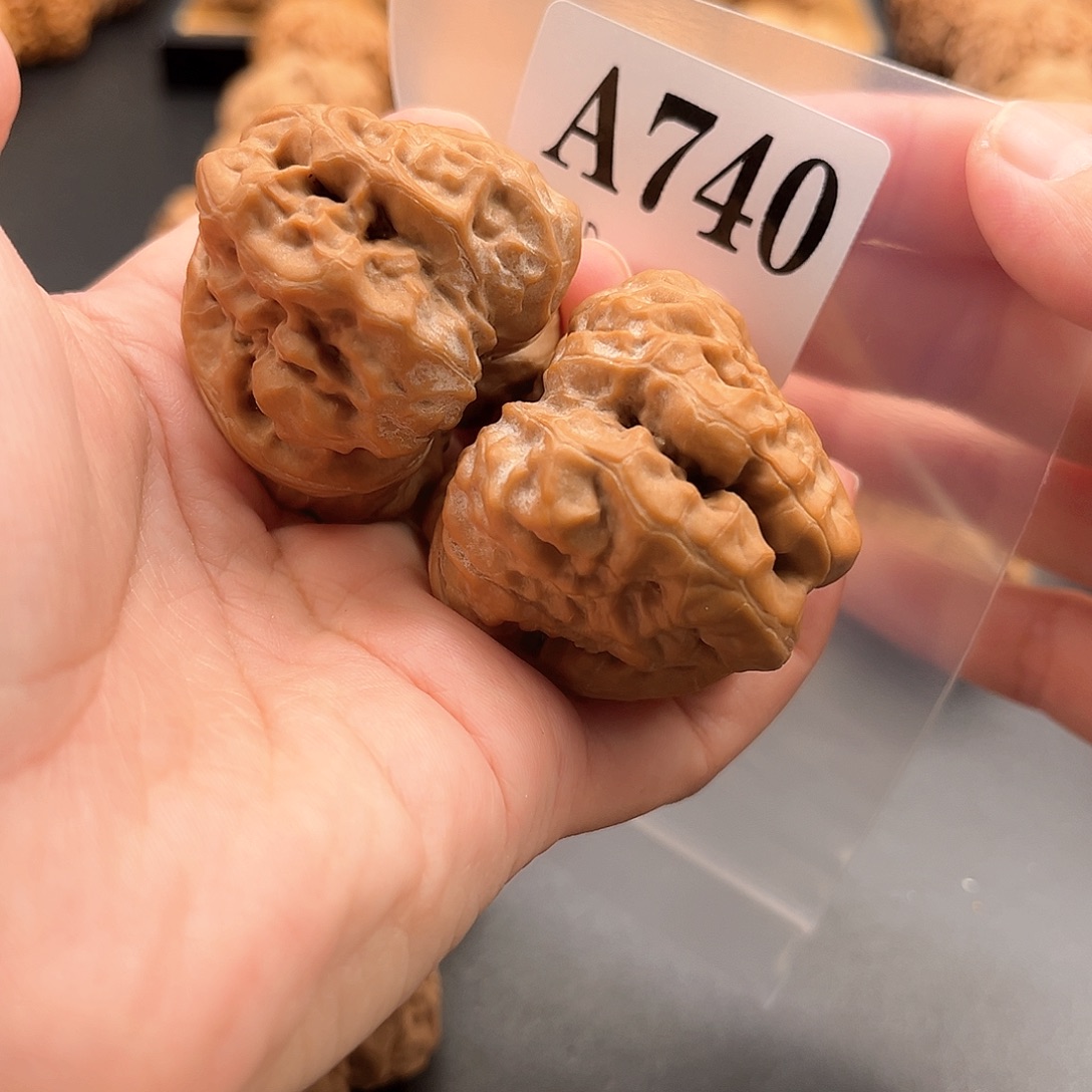 大***点文玩核桃把件蛙蛙精品42度47