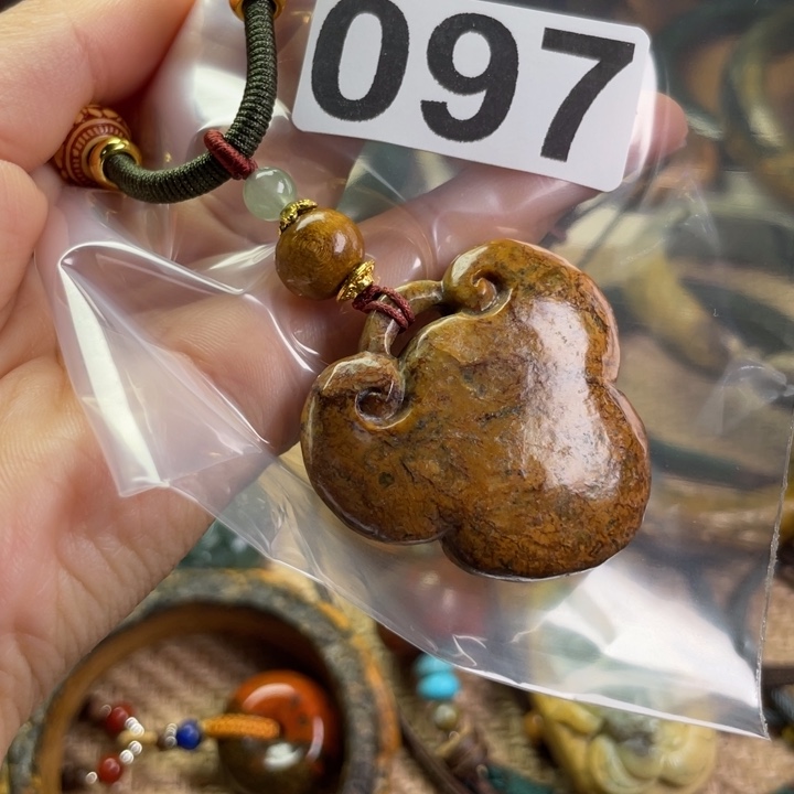 岫岩河磨玉（透闪石质玉）未镶嵌颈饰