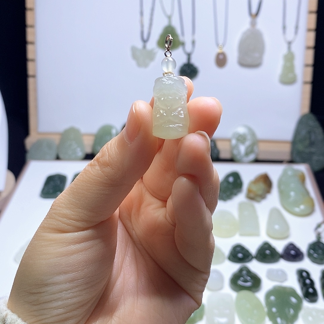 和田玉未镶嵌颈饰