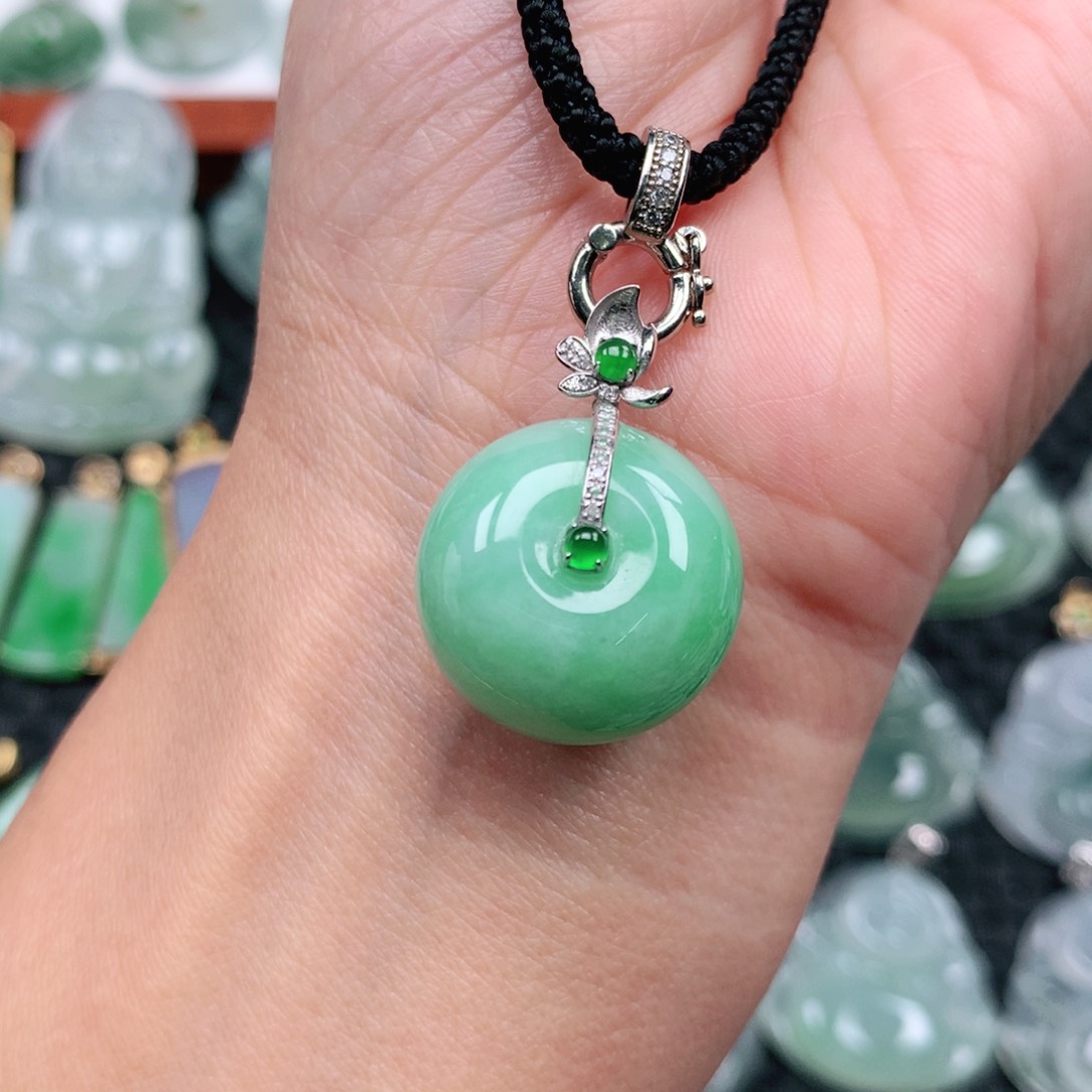 翡翠吊坠(不含链)18K金镶嵌