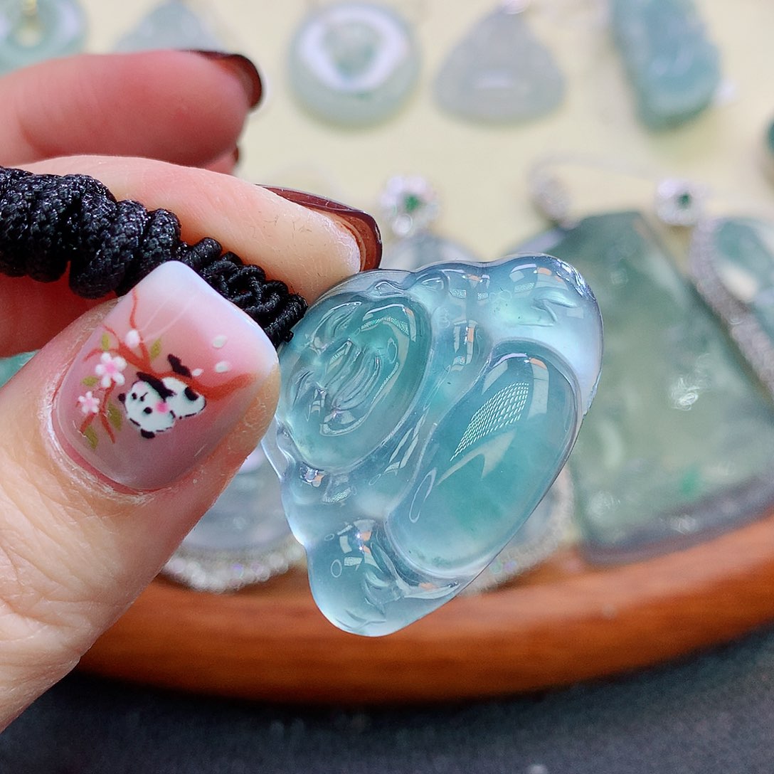 翡翠颈饰未镶嵌翡翠