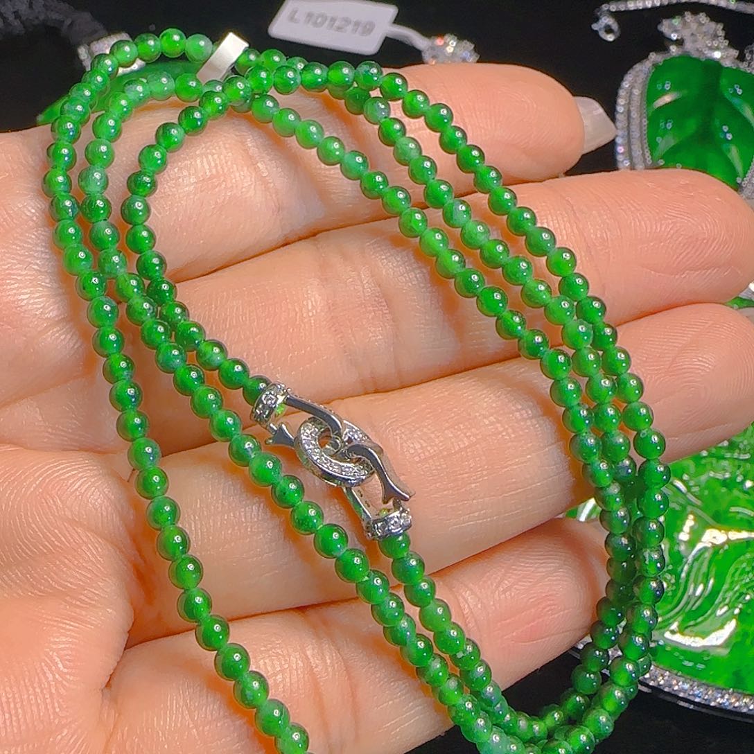 翡翠吊坠(赠链)未镶嵌