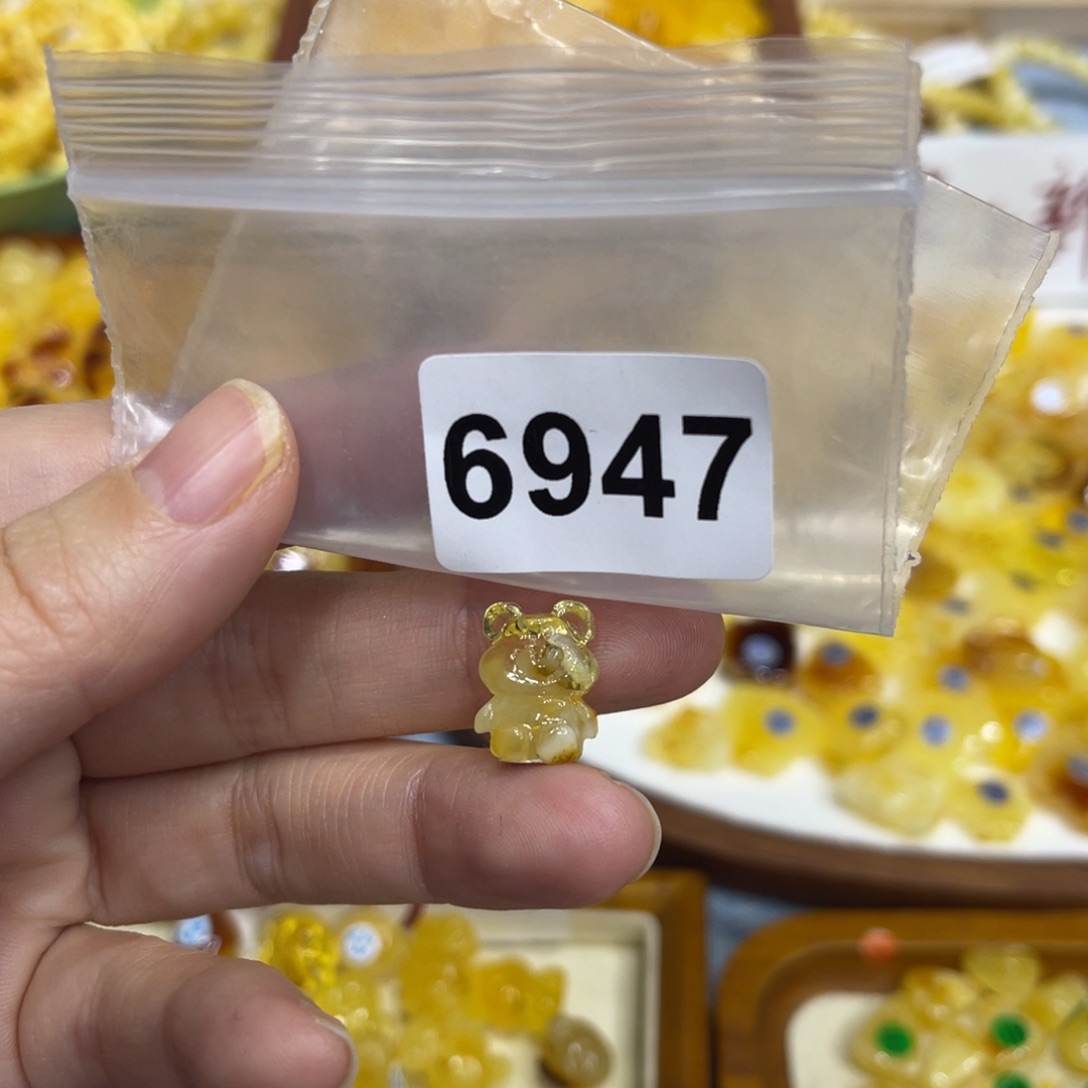 琥珀珠宝奇石未镶嵌