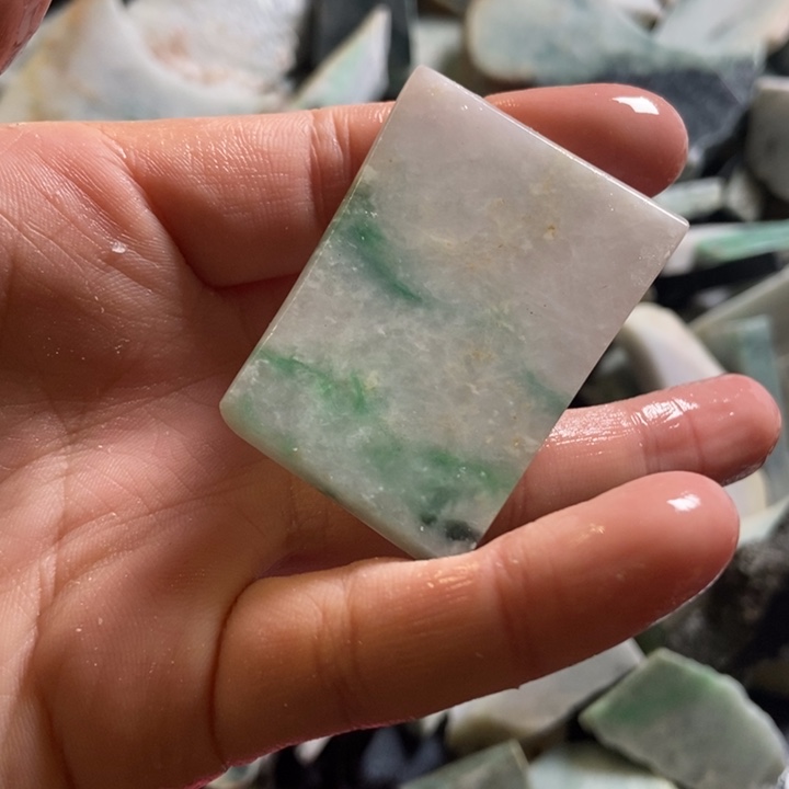 翡翠颈饰未镶嵌天然翡翠