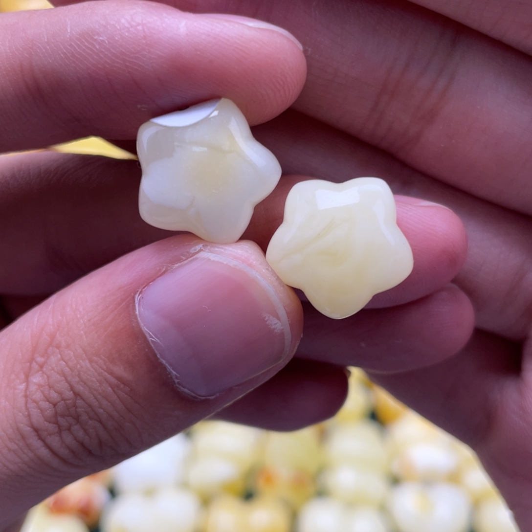 琥珀未镶嵌裸石蜜蜡