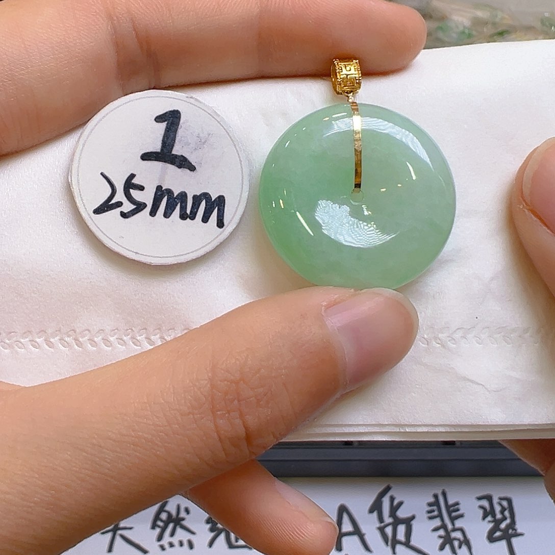 翡翠颈饰18K金镶嵌翡翠