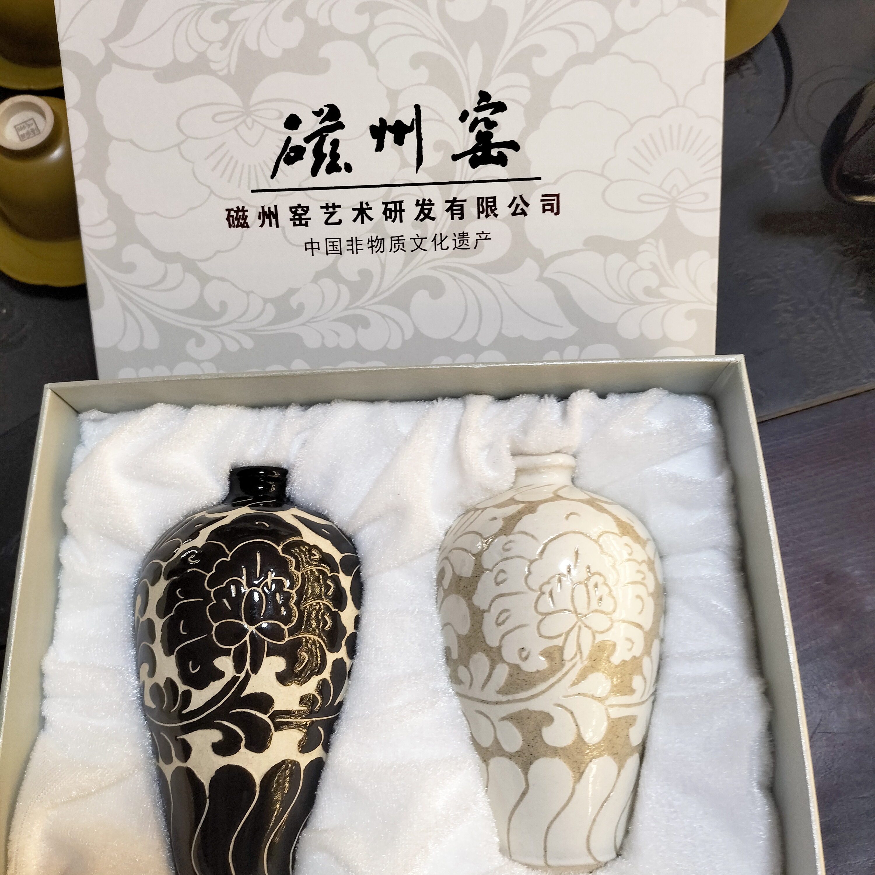 磁州窑小梅瓶摆件精品瓷器陶瓷12公分黑白双刻手工制作