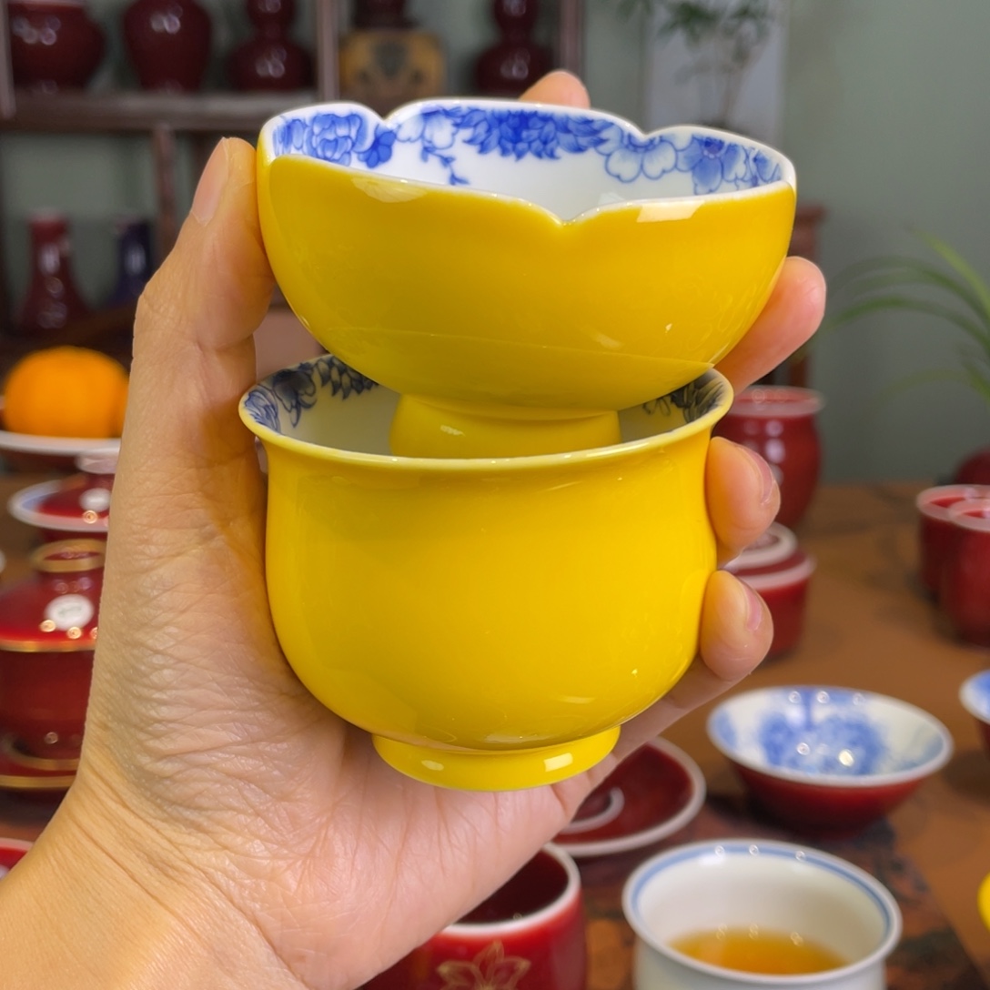 桃****清欢雅玩原矿帝王黄内绘蝶恋花