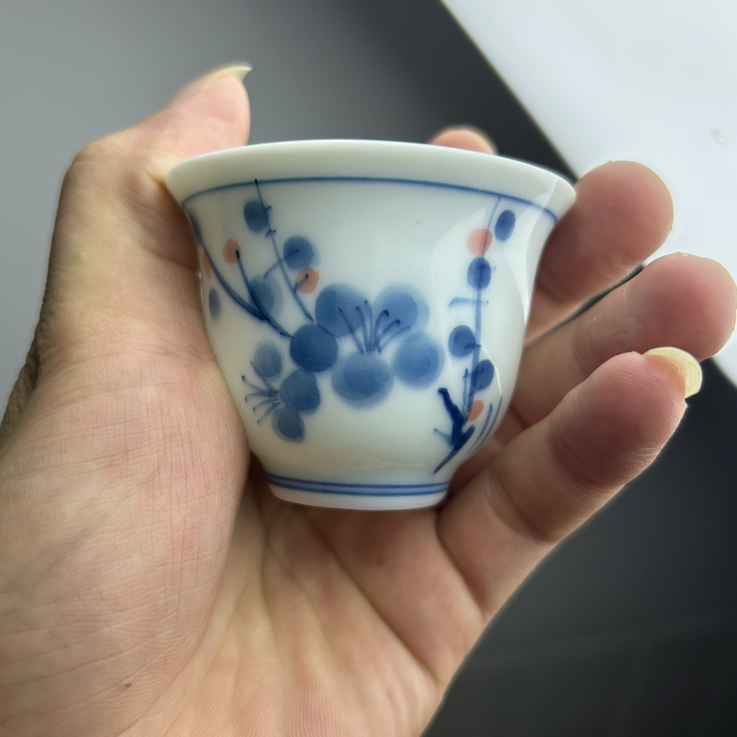 景德镇青花釉下彩梅花主人杯