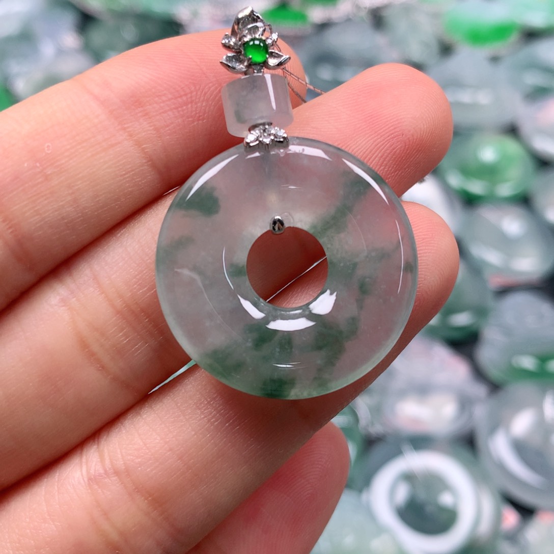 翡翠18K金镶嵌颈饰天然翡翠