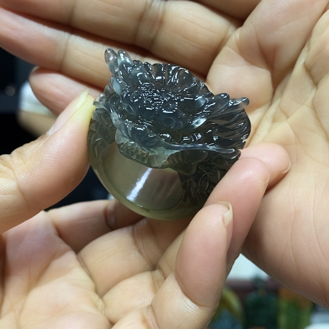 岫玉未镶嵌挂件吊坠