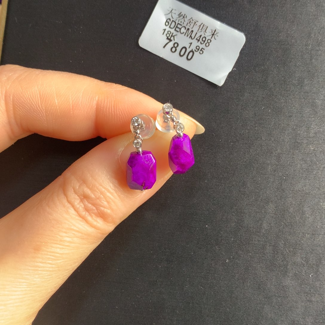 苏纪石（舒俱来）18K金镶嵌丝绒耳钉一对