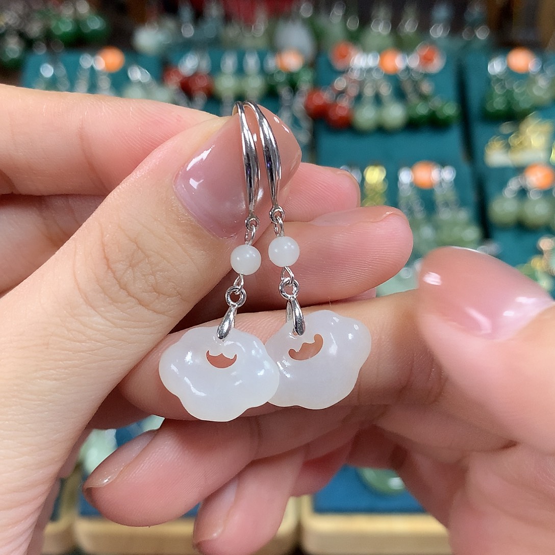 和田玉银S925镶嵌耳饰如意卡16左右