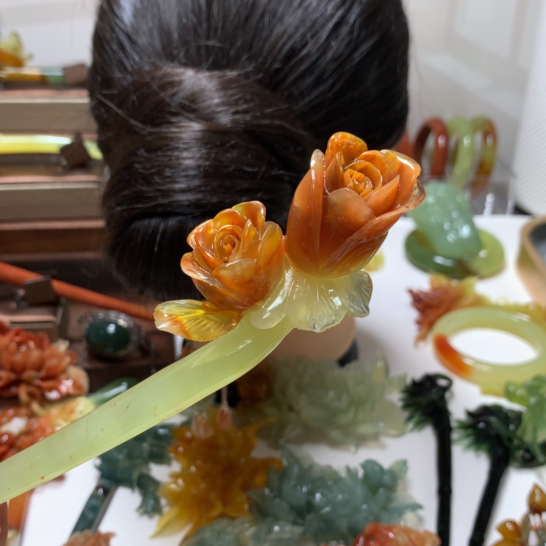 蛇纹石玉发饰未镶嵌鱼