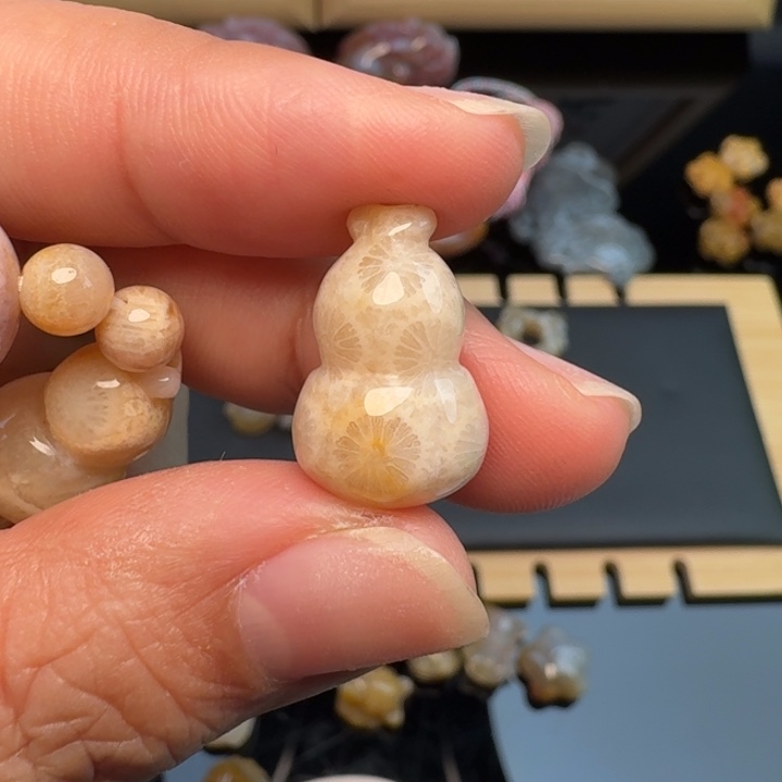 花***簇硅化玉合金颈饰福利