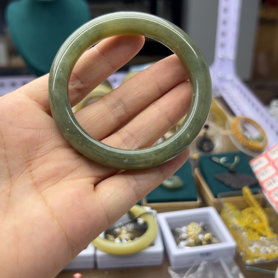 和田玉手镯未镶嵌57.2圈围1309