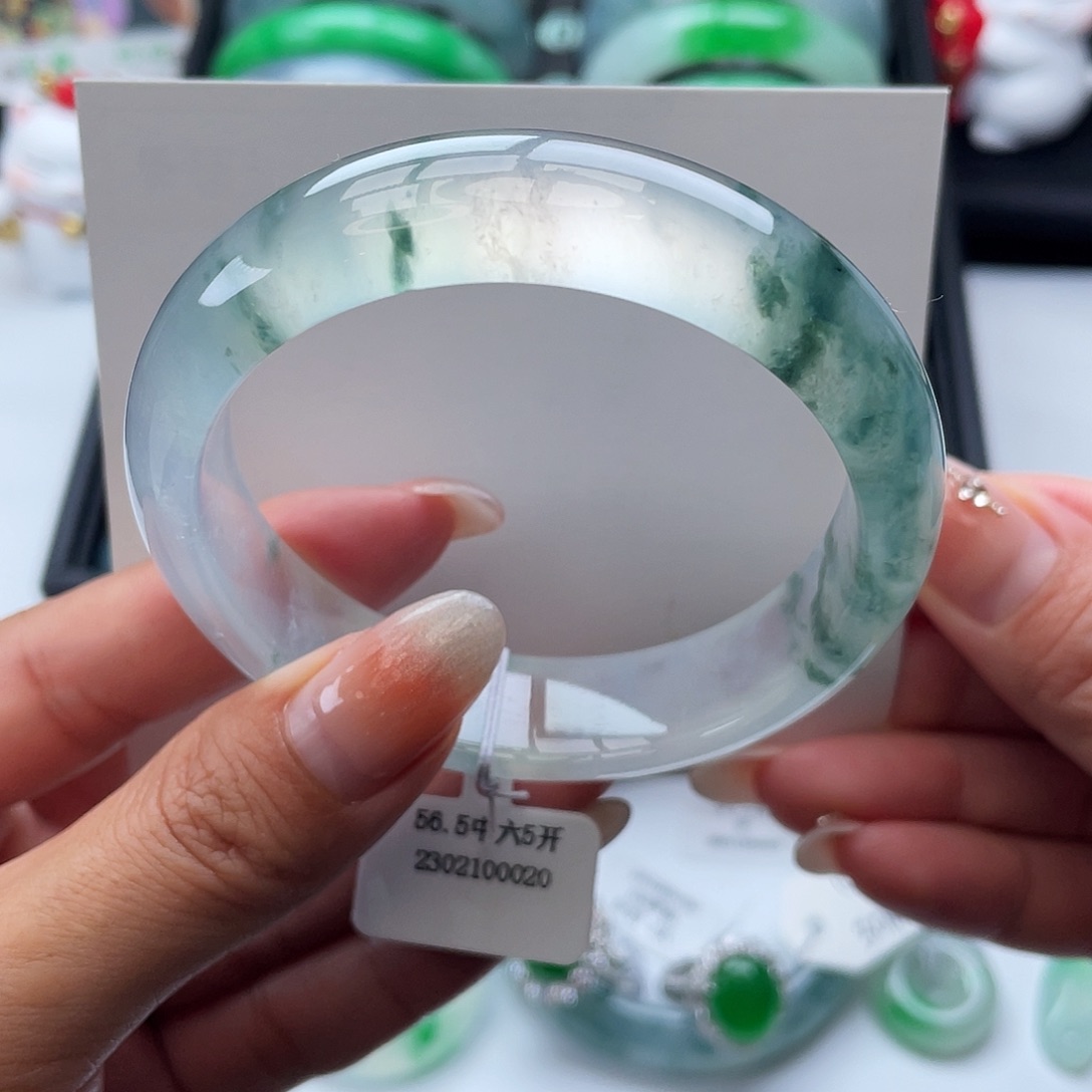 翡翠手镯未镶嵌56-57圈