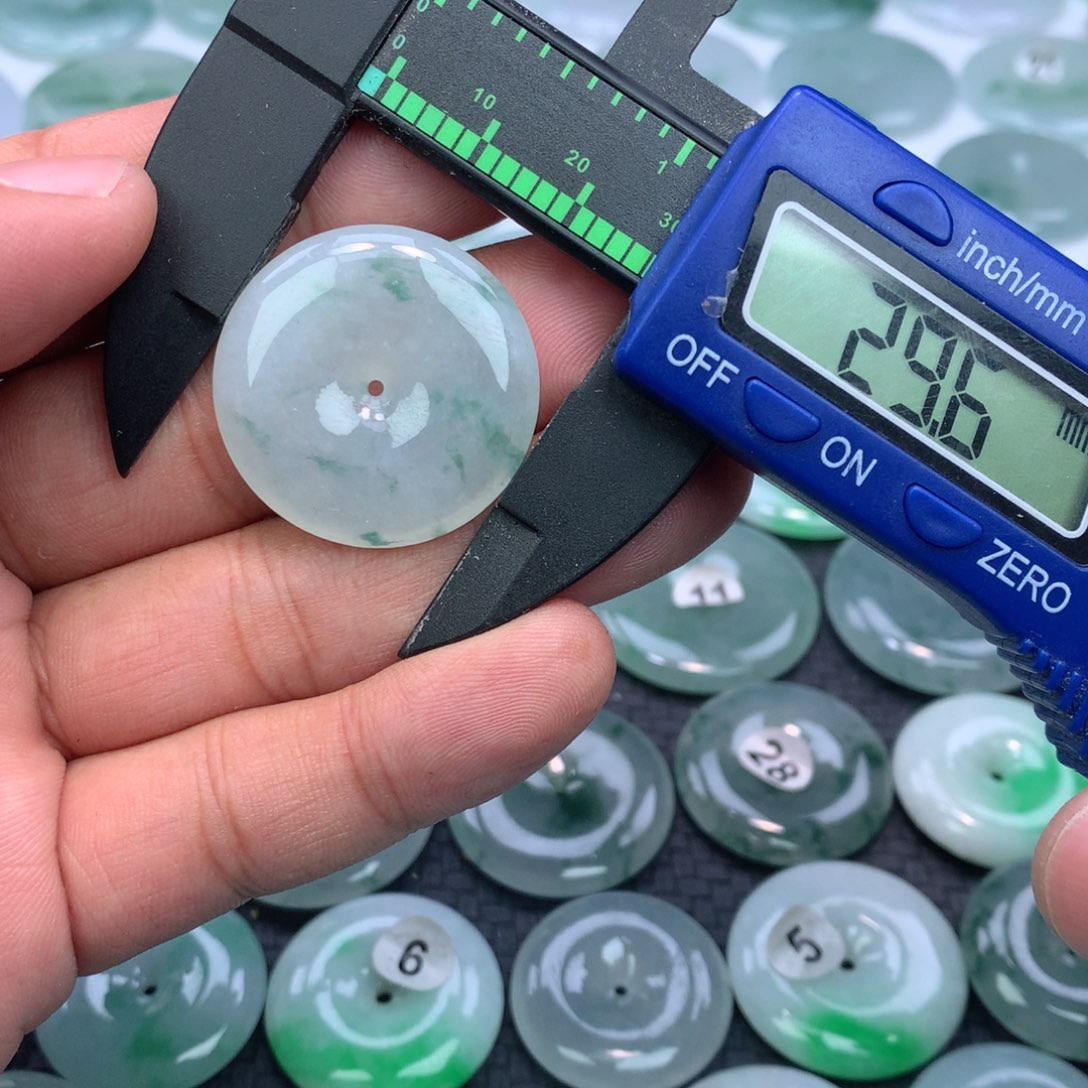 翡翠未镶嵌颈饰缅甸天然A货翡翠