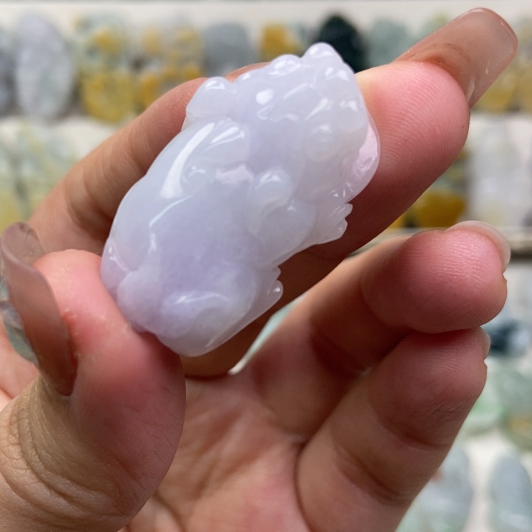 翡翠吊坠(赠链)未镶嵌