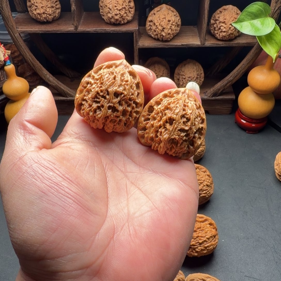 就***过把件文玩核桃南疆石三角桩型尺寸40