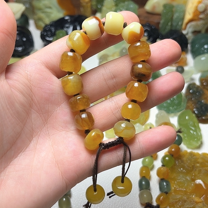 未镶嵌蛇纹石玉颈饰阳***笑