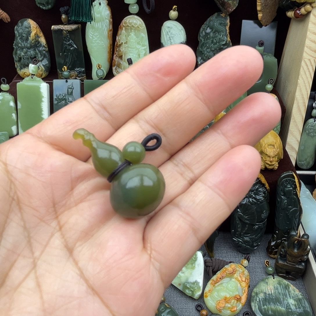 E***！岫岩老玉（透闪石质玉）未镶嵌挂件