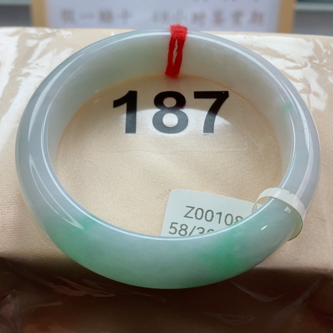 翡翠手镯未镶嵌天然A货翡翠手镯