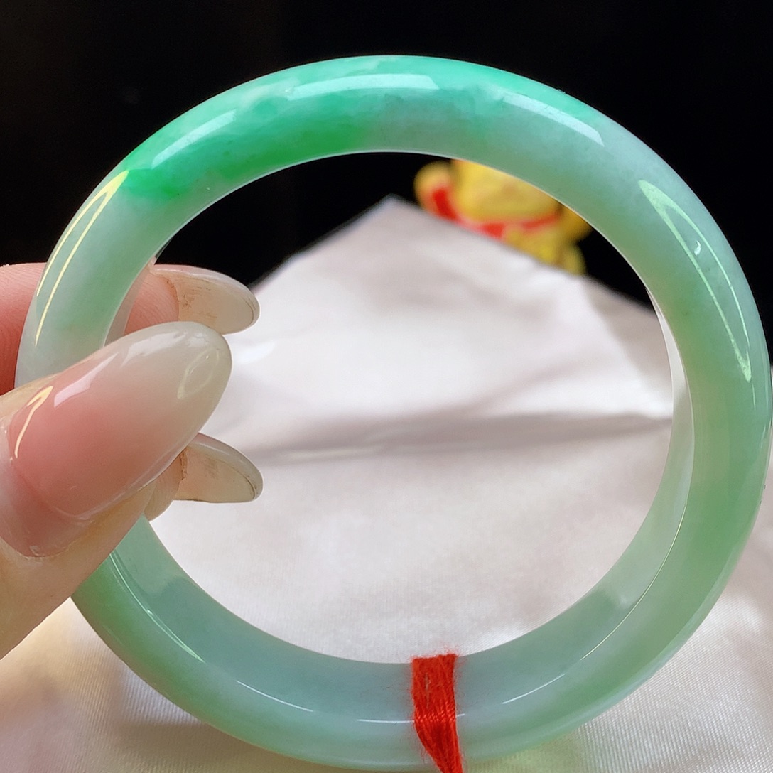 翡翠手镯未镶嵌天然翡翠5231